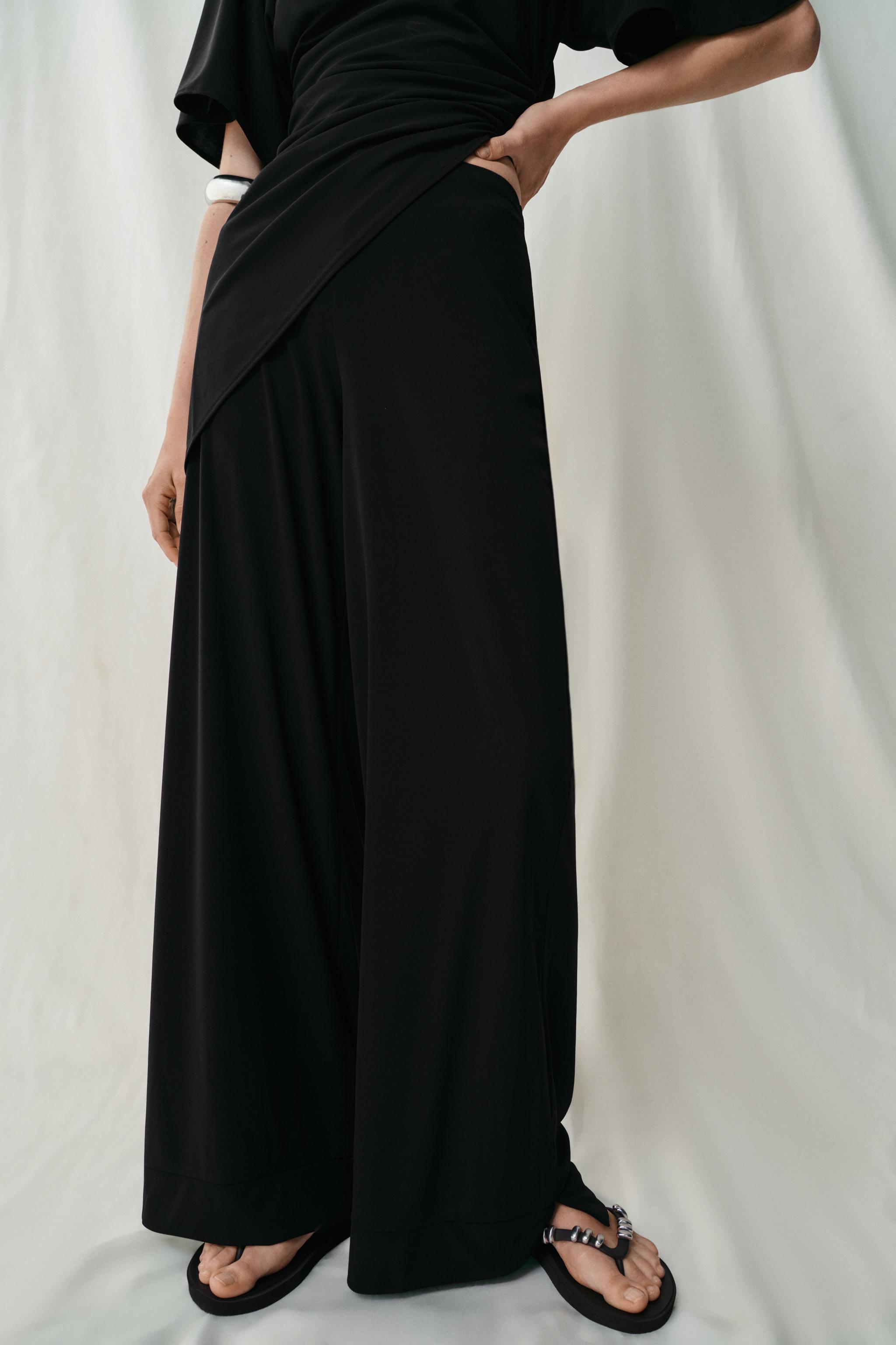 PANTALON DROIT EN CRÊPE À OUVERTURES